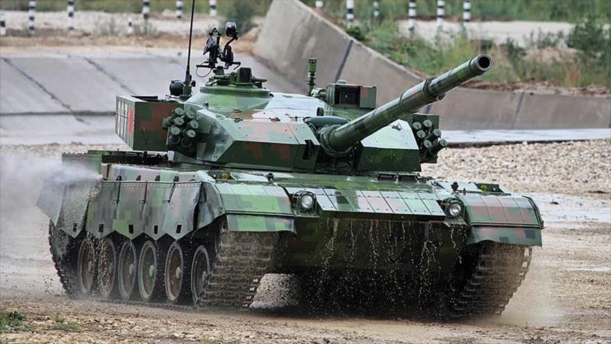 Vídeo: Modernos tanques chinos simulan batalla callejera con Taiwán | HISPANTV