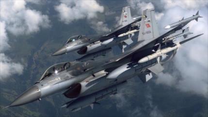 Aviones turcos bombardean 8 aldeas en el norte de Irak