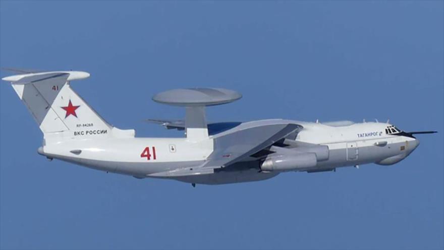 Un avión militar ruso A-50 en pleno vuelo cerca de las disputadas islas Dokdo (Takeshima en Japón), 23 de julo de 2019. (Foto: Rueters)