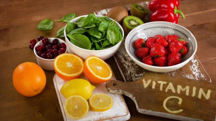 Una investigación indica que existen frutas y verduras que duplican o triplican la cantidad de vitamina C que contienen los cítricos conocidos como naranja.