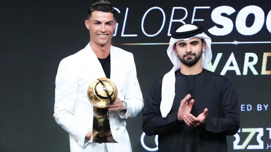 Cristiano Ronaldo, nombrado como “Jugador del Siglo” en los Dubái Globe Soccer Awards, 27 de diciembre de 2020.
