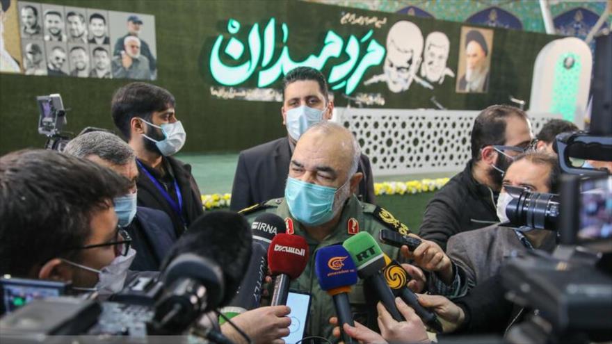 El comandante en jefe del Cuerpo de CGRI de Irán, Husein Salami, habla con la prensa en Teherán, la capital, 1 de enero de 2021. (Foto: ISNA)