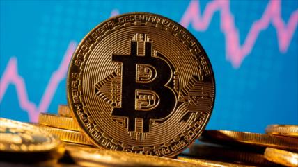 Precio del Bitcóin rompe récord en un día: supera los 32 000 $ 