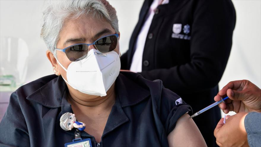Doctora en México sufre reacción tras recibir vacuna de Pfizer | HISPANTV