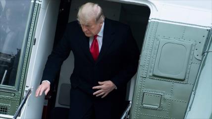 Bolton: Trump ataca a republicanos porque ya no le besan su anillo