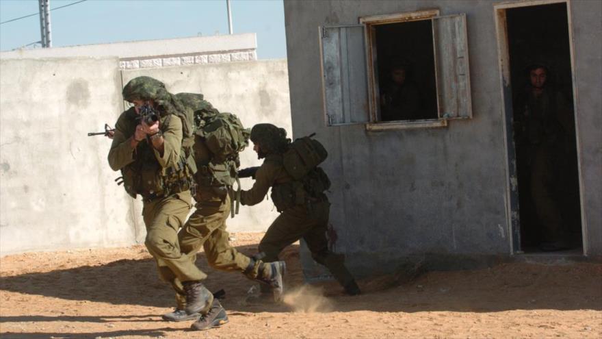 Soldados israelíes durante una operación de entrenamiento en la base de Tseelim. (Foto: Yediot Aharonot)