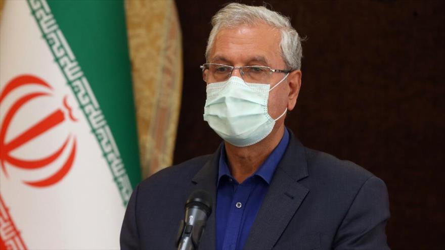 El portavoz del Gobierno iraní, Ali Rabiei, habla con la prensa en Tehéran, la capital.