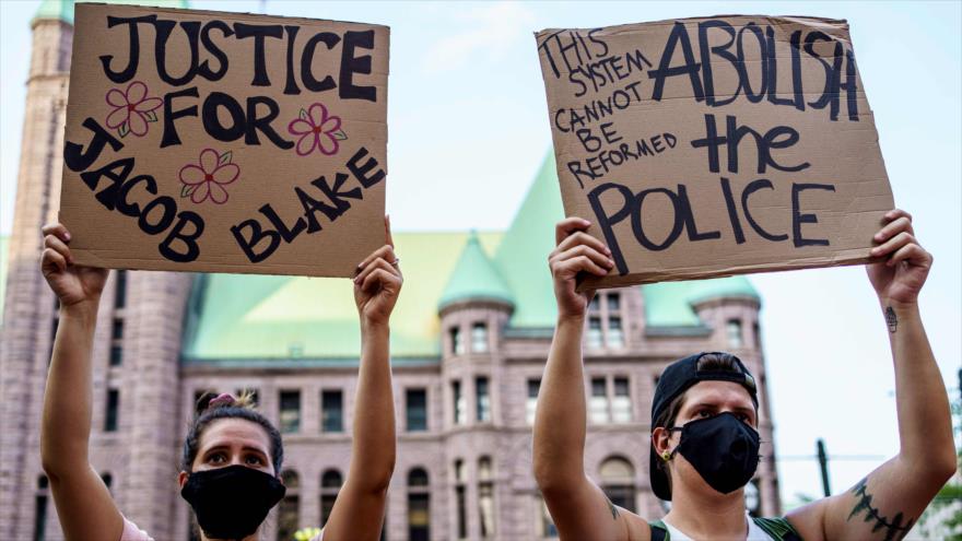 Se manifiestan contra el racismo en Mineápolis, EE.UU., 24 de agosto de 2020. (Foto: AFP)