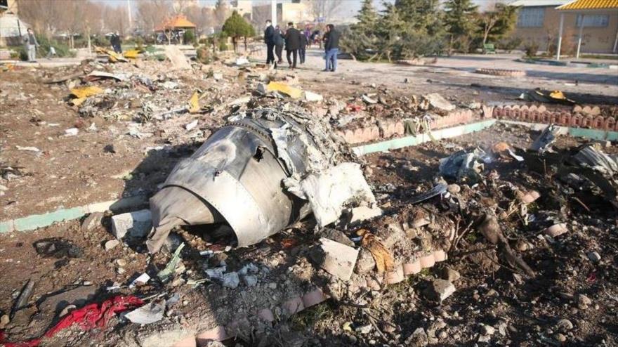 Los restos del avión ucraniano Boeing 737 siniestrado en Teherán, capital iraní, 8 de enero de 2020. (Foto: Reuters)
