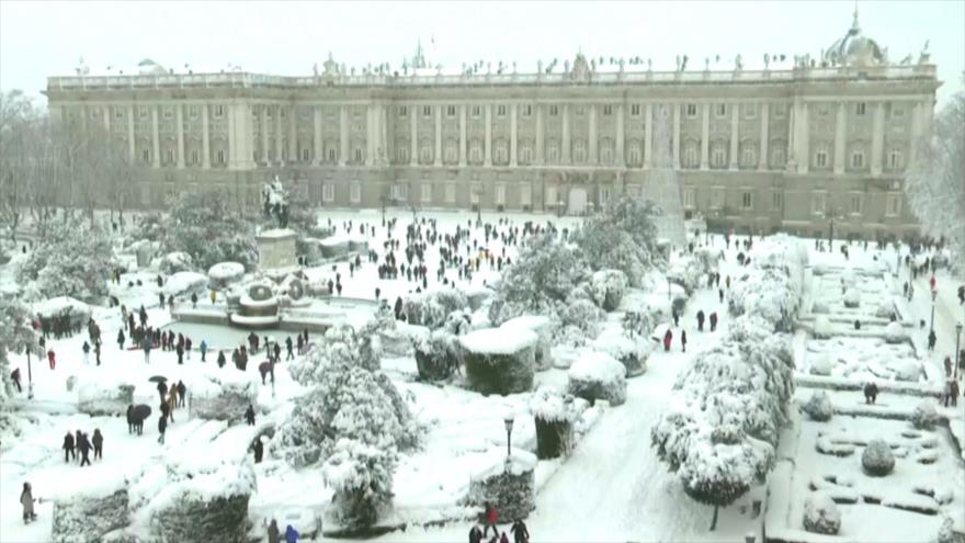 La nevada más intensa del siglo sorprende a los madrileños