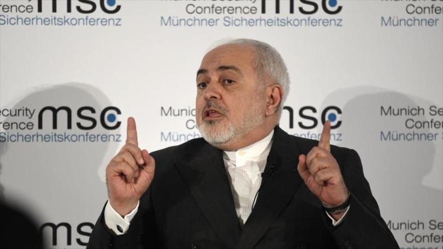 El canciller iraní, Mohamad Yavad Zarif, habla durante una conferencia en Alemania, 15 de febrero de 2020 (Foto: AFP)