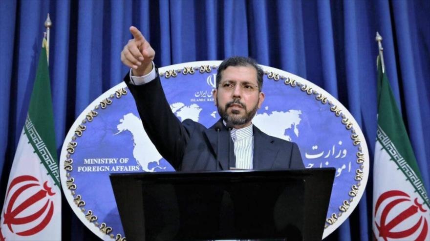 El portavoz de la Cancillería de Irán, Said Jatibzade, en una rueda de prensa concedida en la capital persa, Teherán.