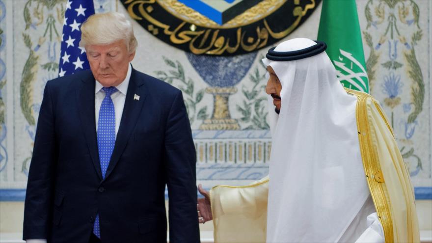 El rey saudí, Salman bin Abdulaziz Al Saud, y el presidente de EE.UU., Donald Trump, en Riad, capital saudí, 21 de mayo de 2017. (Foto: AFP)