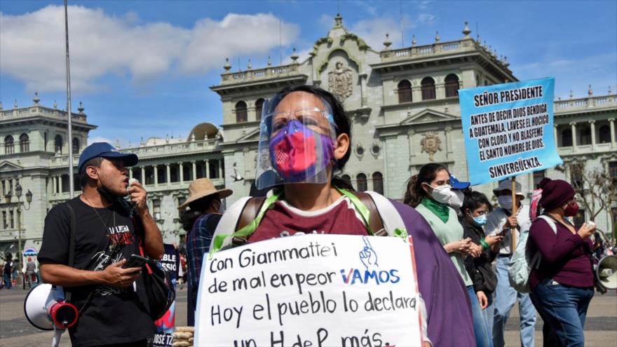 Exigen la renuncia de Giammattei por mala gestión y corrupción