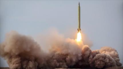 Misiles de Irán hunden buques “enemigos” a 1800 km de distancia 