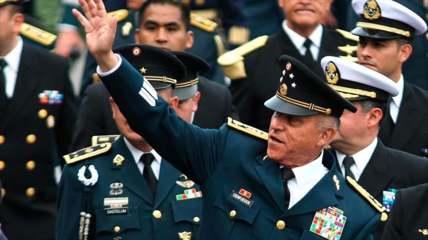 El exministro mexicano de Defensa Salvador Cienfuegos durante un acto protocolario en la Ciudad de México, 15 de septiembre de 2017. (Foto: EFE)