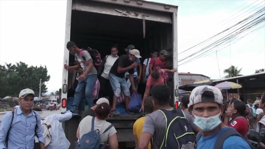 Caravana de migrantes hondureños sigue retenida en Guatemala