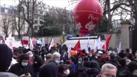 Vídeo: Franceses se manifiestan contra los recortes de empleos