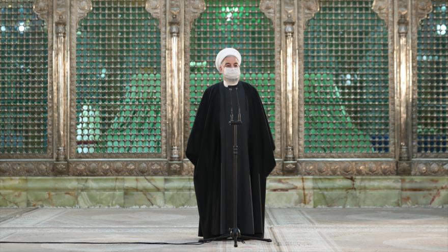 El presidente iraní, Hasan Rohani, ofrece un discurso en el mausoleo del Imam Jomeini en el sur de Teherán, 1 de febrero de 2021. (Foto: President.ir)