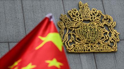 China a Londres: Es “ilegal” otorgar ciudadanía a los hongkoneses
