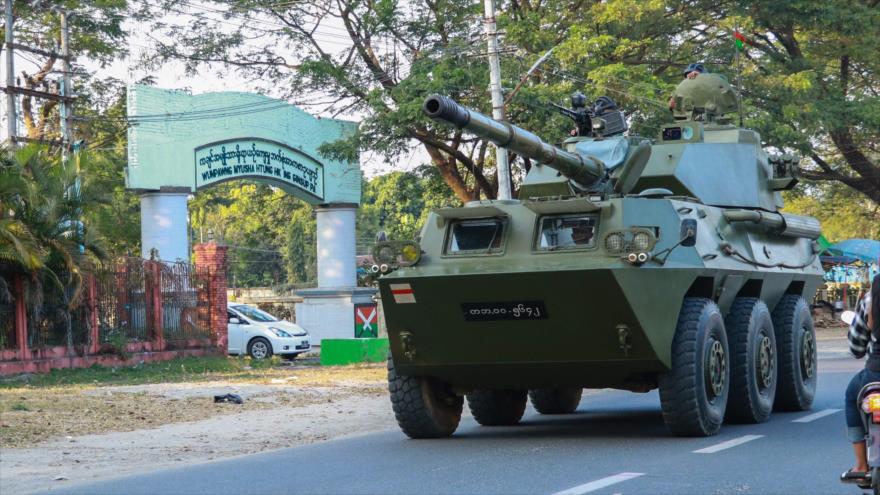 Fuerte presencia militar en Myanmar después del golpe de Estado