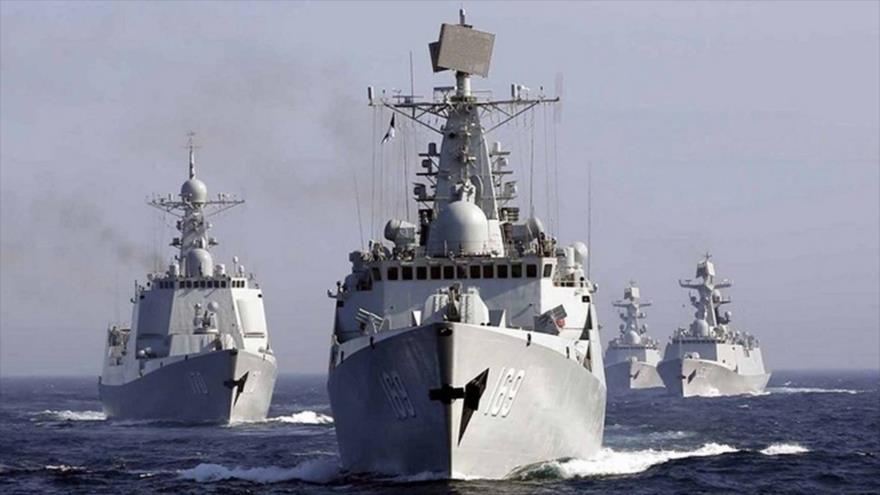Buques de guerra de la Armada china en 2014. 
