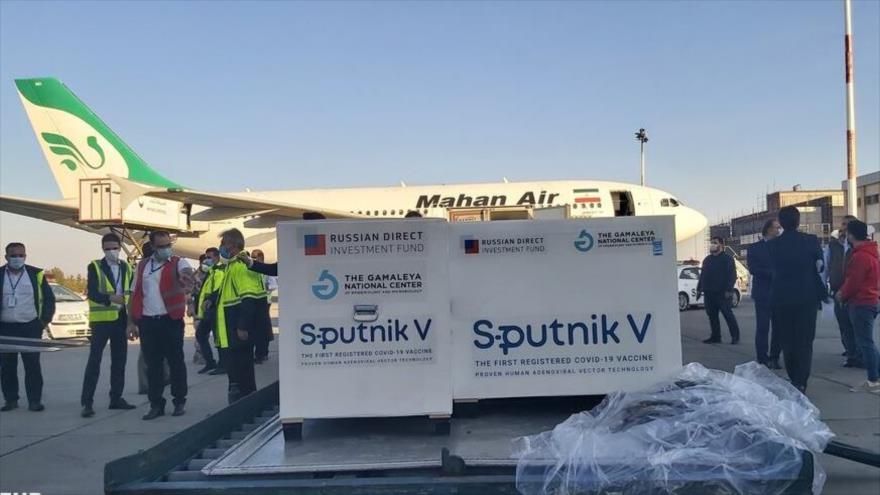 Vídeo: Arriba el segundo lote de vacunas rusas Sputnik V a Irán