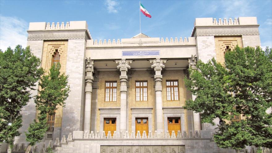 La fachada principal de la Cancillería de la República Islámica de Irán, situada en Teherán, la capital iraní.