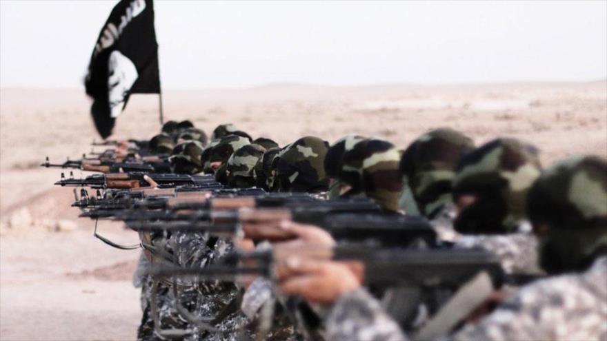 Elementos del grupo terrorista Daesh.