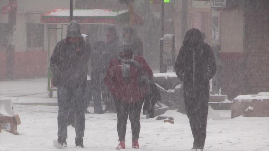 Residentes en el norte de México se ven afectados por la misma ráfaga de invierno que atravesó el sur de EE.UU., 15 de febrero de 2021.
