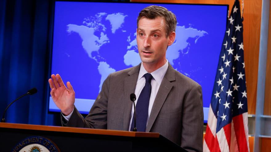 El portavoz del Departamento de Estado de EE.UU., Ned Price, durante una rueda de prensa en Washington D.C., 24 de febrero de 2021. (Foto: AFP)