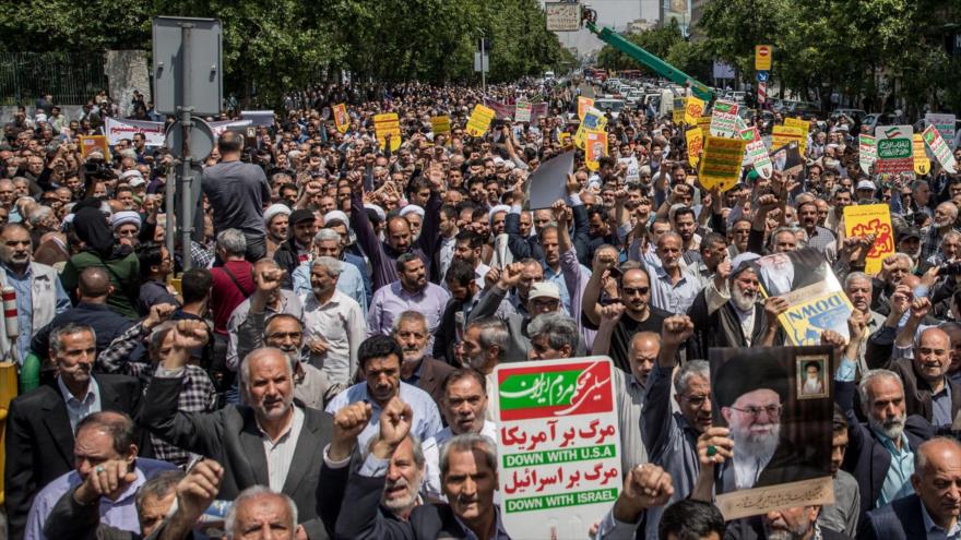 Iraníes se manifiestan en contra de la decisión de EE.UU. de salirse del acuerdo nuclear, Teherán, 11 de mayo de 2018. (Foto: Tasnim)