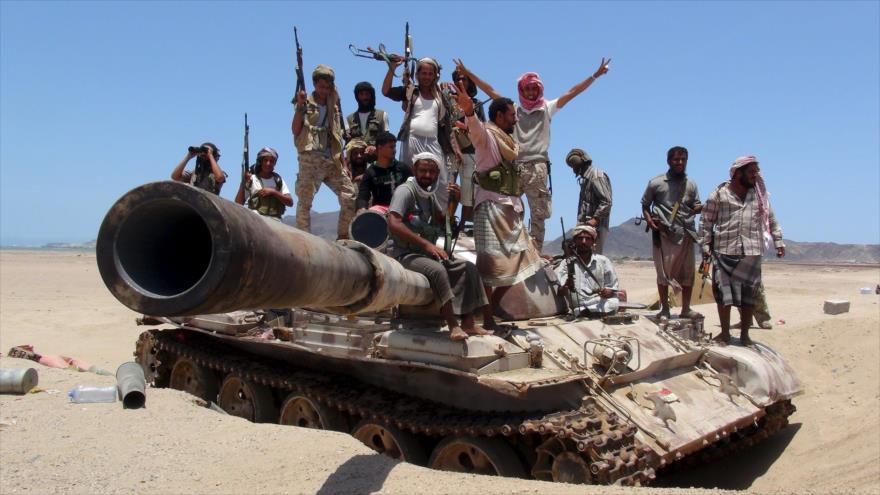 Integrantes de Ansarolá en la ciudad portuaria de Adén, Yemen. (Foto: Reuters)