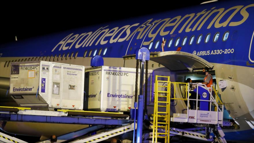 Argentina recibe 904 mil dosis de vacuna Sinopharm desde China