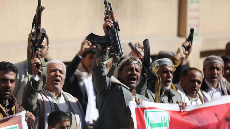 Partidarios del movimiento yemení Ansarolá durante una marcha en Saná (Yemen), 20 de enero de 2021. (Foto: Reuters)