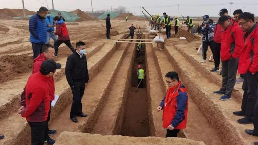Arqueólogos chinos descubren tumbas en la ciudad de Xian.