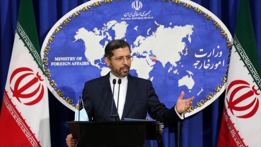 El portavoz de la Cancillería de Irán, Said Jatibzade, en una rueda de prensa en Teherán (capital persa).