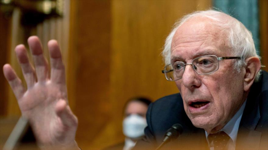 El senador demócrata Bernie Sanders testifica en una audiencia en el Capitolio en Washington D.C., 10 de febrero de 2021. (Foto: AFP)