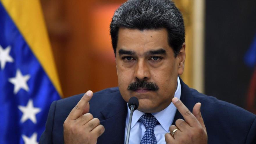 Maduro advierte que Venezuela “revisará a fondo” lazos con España