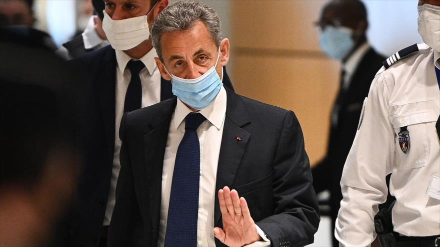 Expresidente francés Sarkozy, condenado a cárcel por corrupción