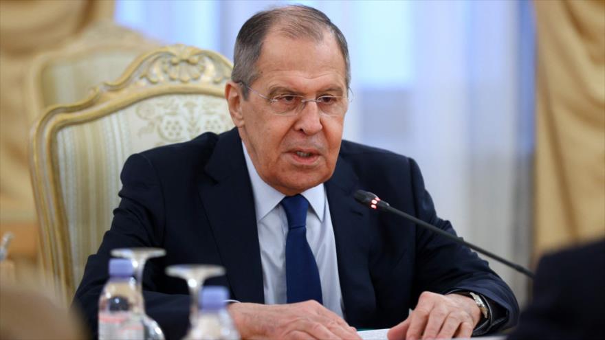 El canciller ruso, Serguéi Lavrov, en una rueda de prensa, Moscú, 2 de marzo de 2021. (Foto: AFP)