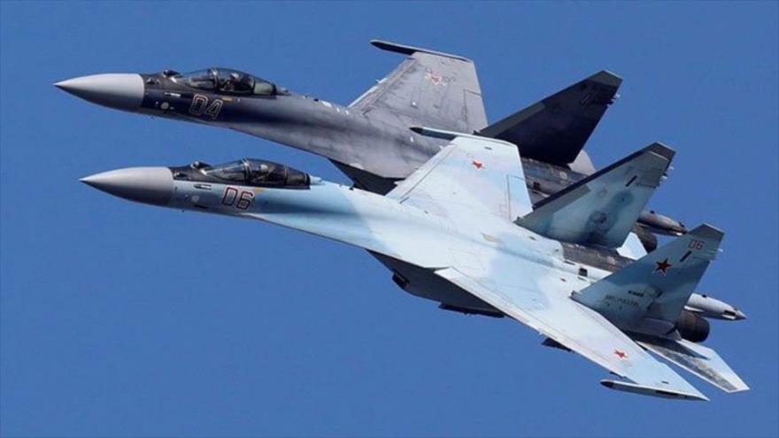 Dos cazas Su-35 de Rusia en pleno vuelo. (Foto: Reuters)