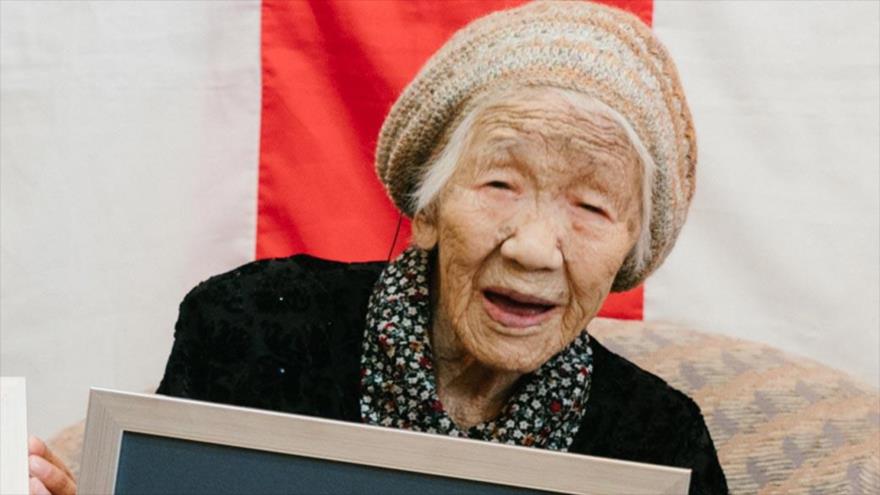 Kane Tanaka cuando su nombre entró en el Guinness World Records en 2019. (Foto: Reuters)