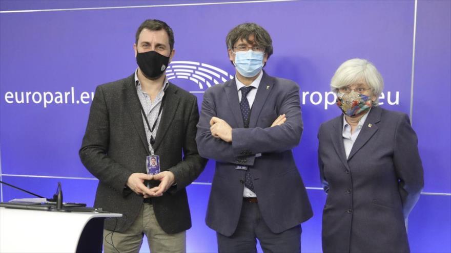 Eurocámara levanta inmunidad a expresidente catalán Puigdemont | HISPANTV