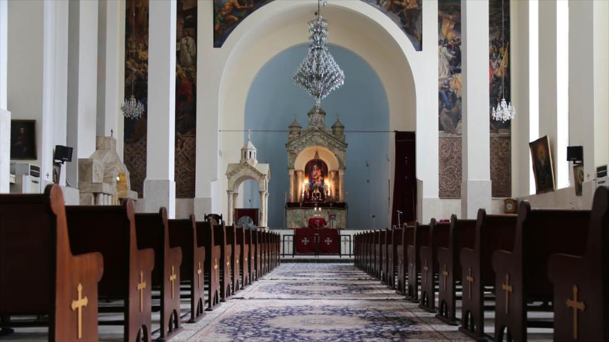Interior de la Iglesia San Sarkis, Teherán (capital iraní).