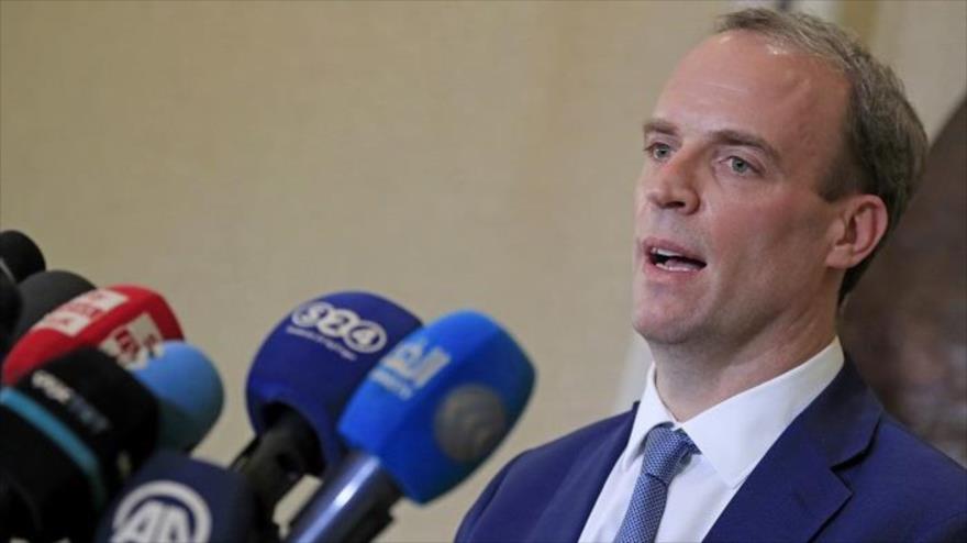 El secretario británico de Relaciones Exteriores, Dominc Raab, en una rueda de prensa en Jartum (Sudán), 21 de enero de 2021. (Foto: AFP)