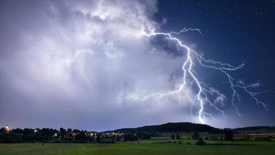 Un trillón de rayos hicieron posible la vida en la Tierra.
