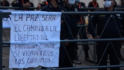 El pueblo paraguayo exige que se vaya el presidente Abdo Benítez