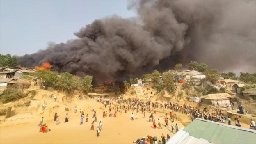Día triste para los Rohingya: Incendio deja 15 muertos en un campo