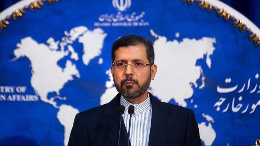 El portavoz de la Cancillería iraní, Said Jatibzade, habla durante una rueda de prensa en Teherán, capital, 20 de septiembre de 2020. (Foto: Fars)